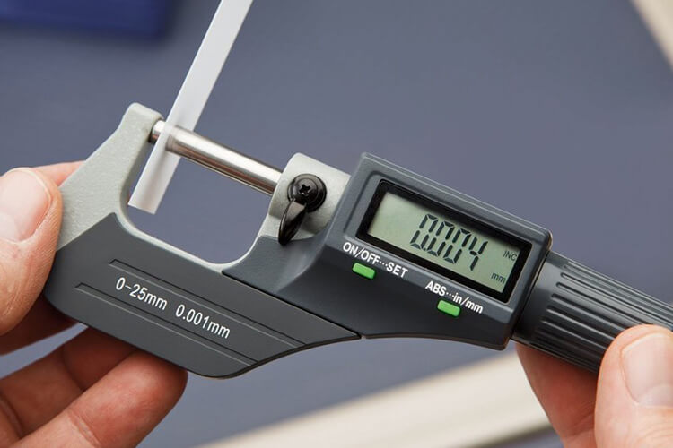 Измерение микрометром нониусным